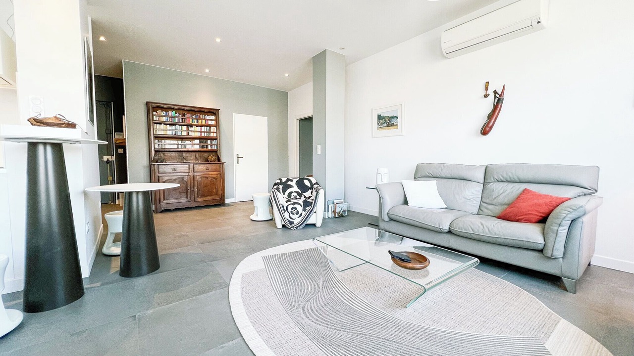 Photo of Livingroom in Grenoble City Centre