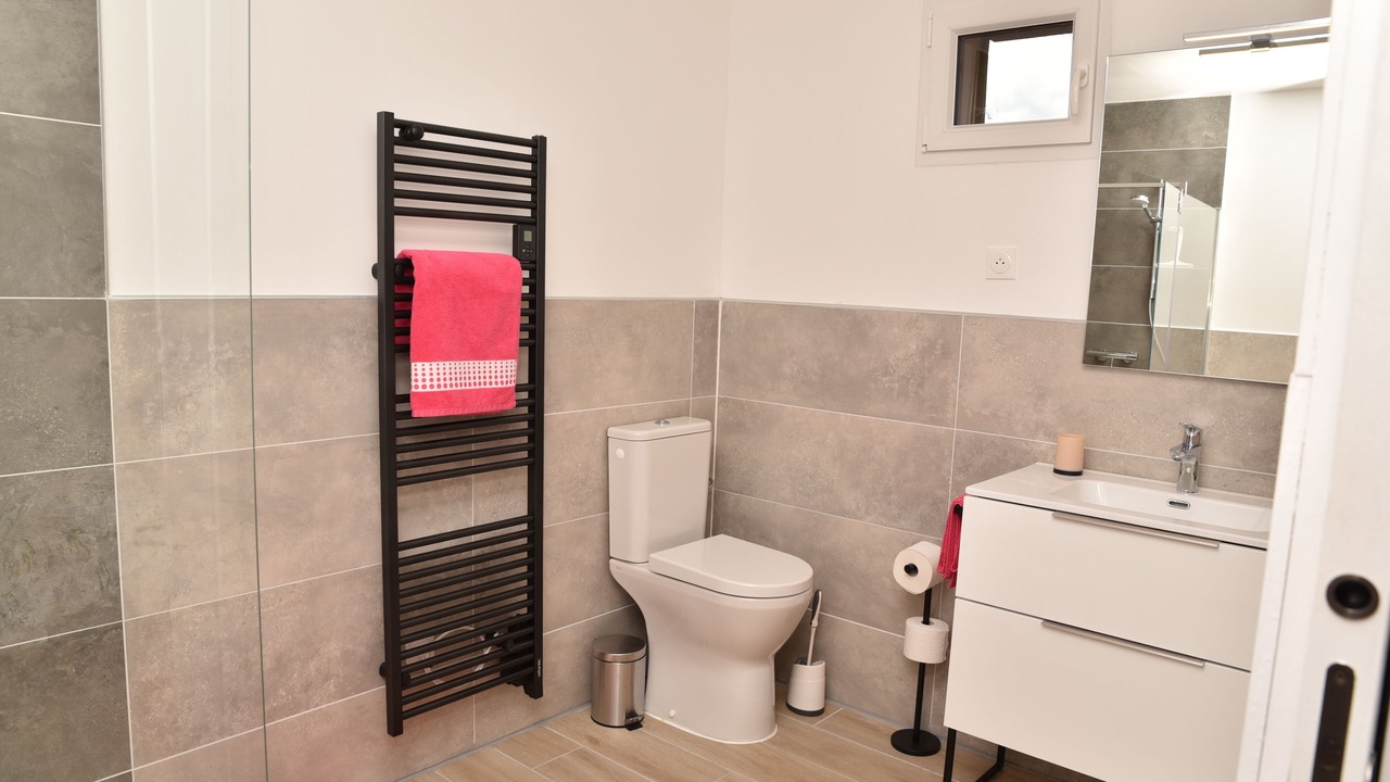 Photo of Bathroom in La Chapelle-aux-Saints