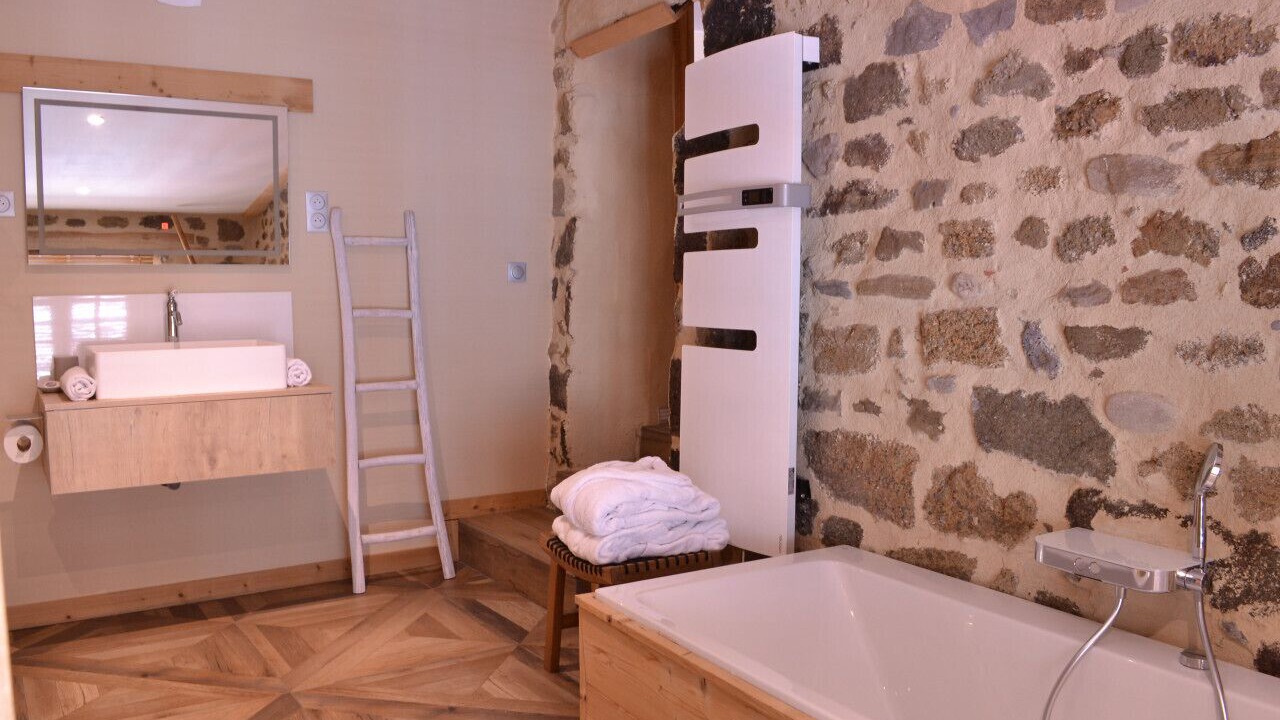 Photo of Bathroom in Langeac