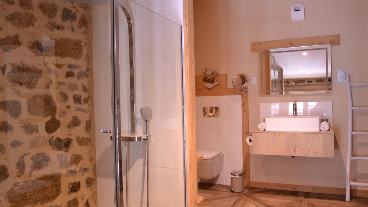 Photo of Bathroom in Langeac