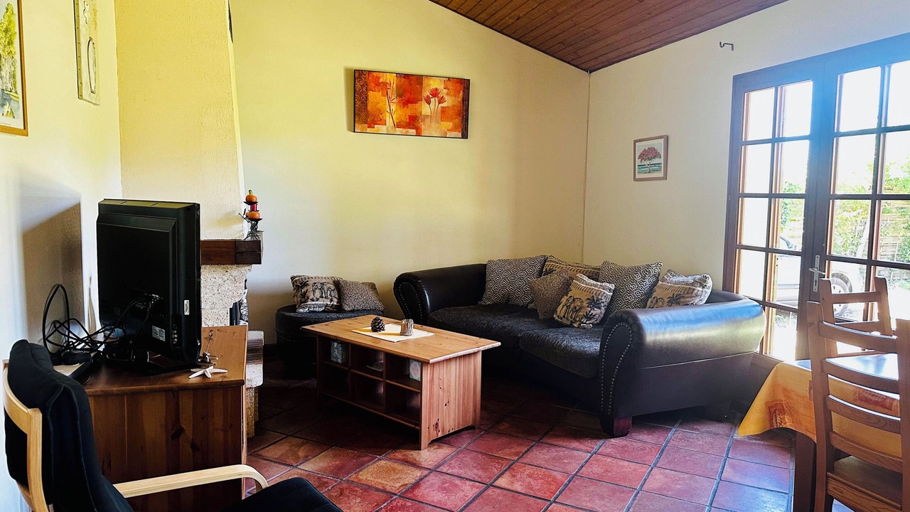 Photo of Livingroom in Jau-Dignac-et-Loirac