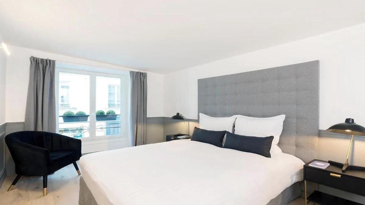 Photo of Bedroom in 2nd Arrondissement