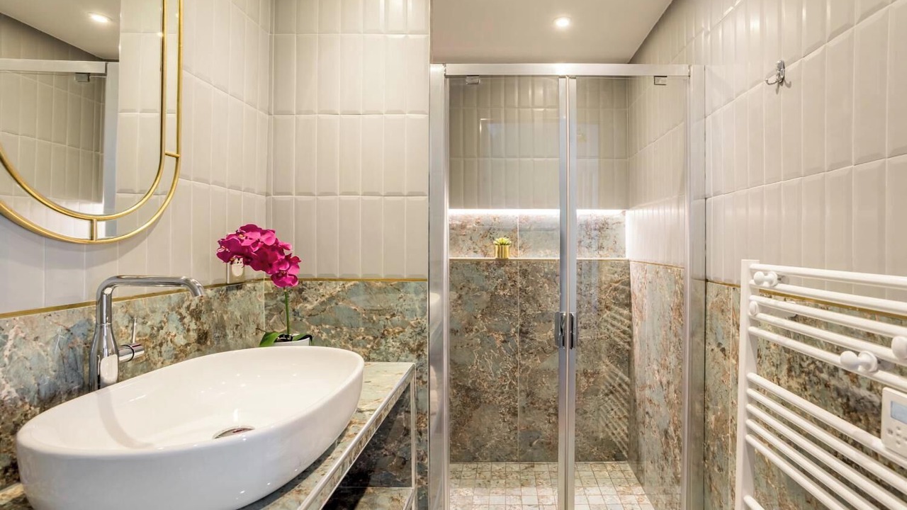 Photo of Bathroom in Quartier du Faubourg-Montmartre