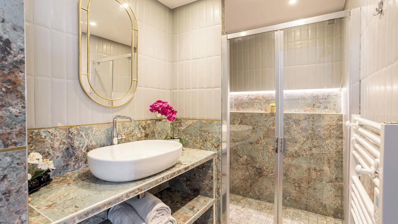 Photo of Bathroom in Quartier du Faubourg-Montmartre