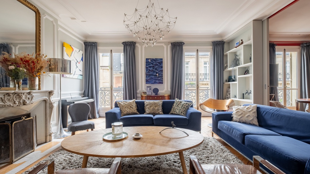 Photo of Livingroom in Champs-Elysees