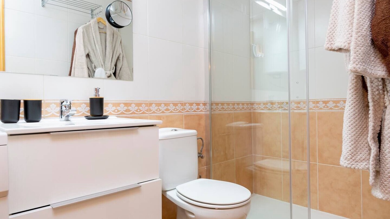 Photo of Bathroom in Incles