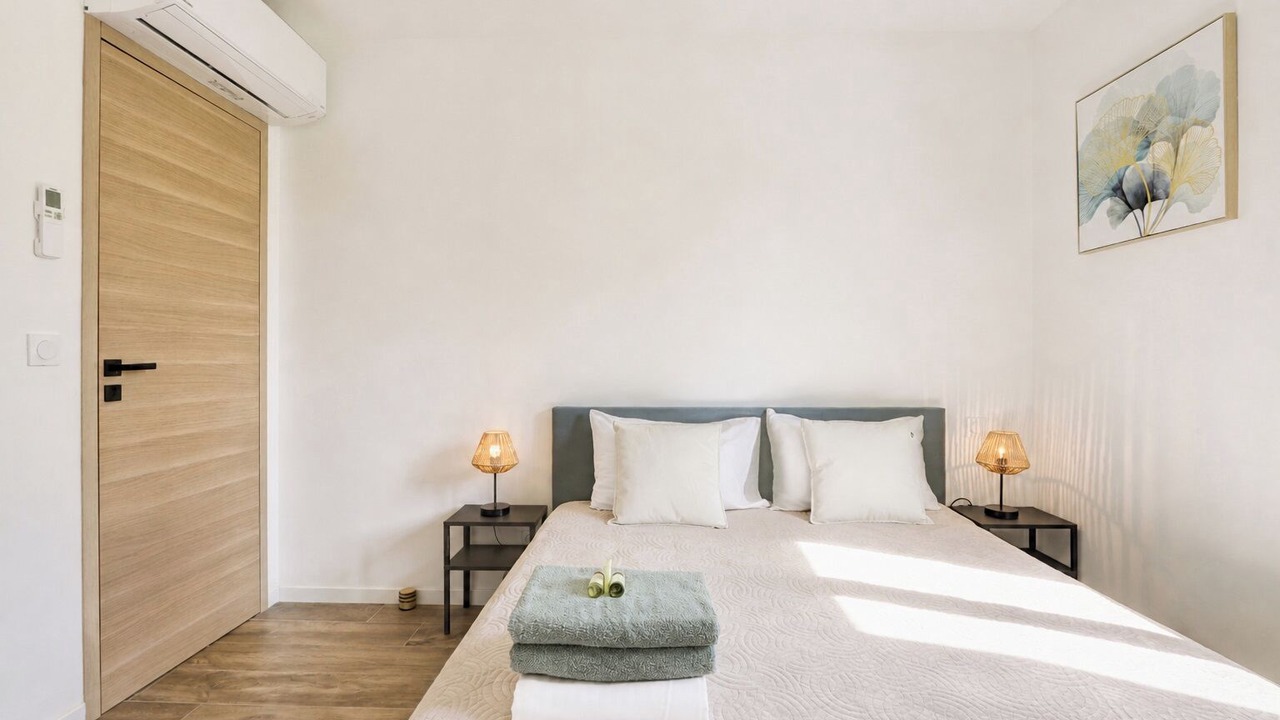 Photo of Bedroom in Preconil
