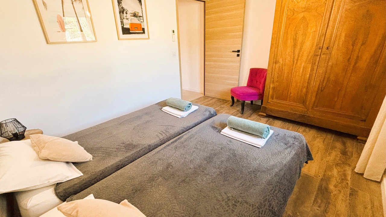 Photo of Bedroom in Preconil