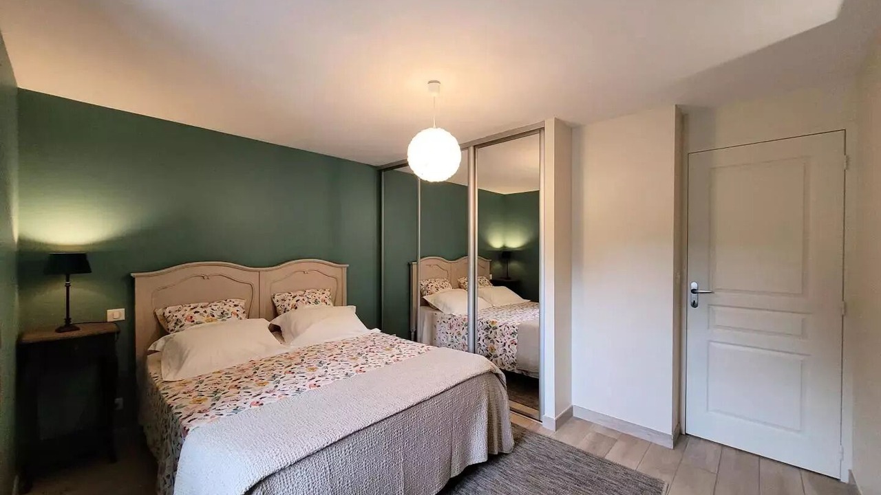 Photo of Bedroom in Sexcles