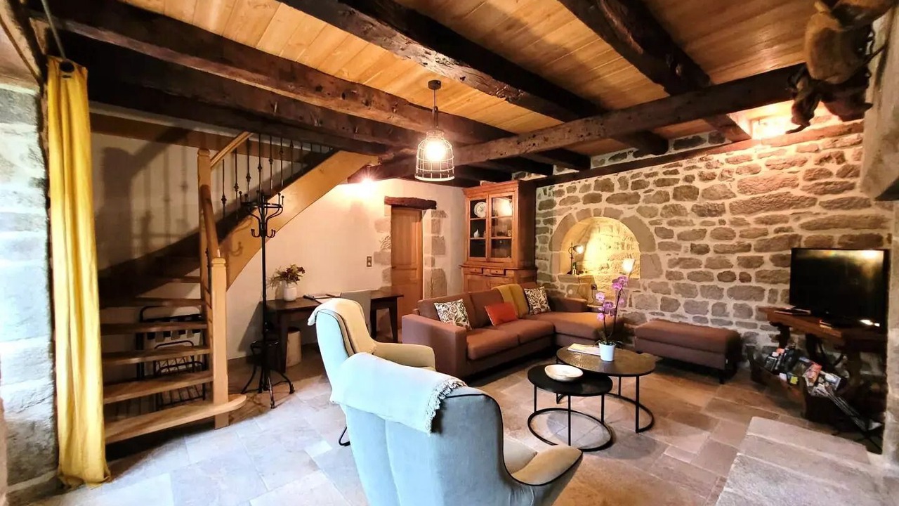 Photo of Livingroom in Sexcles