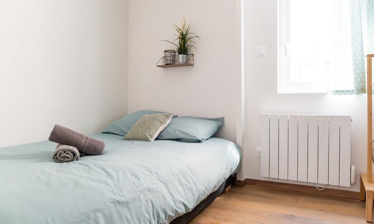 Photo of Bedroom in Charmettes - Bellecombe