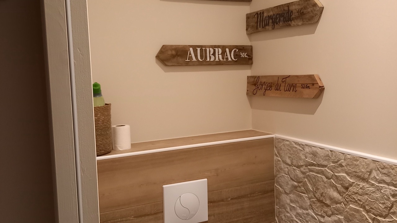 Photo of Bathroom in Saint-Denis-en-Margeride