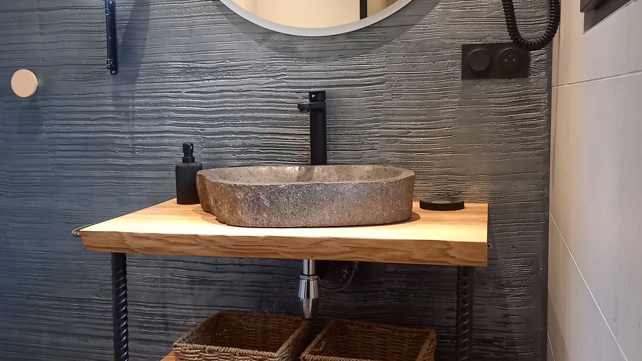 Photo of Bathroom in Saint-Denis-en-Margeride