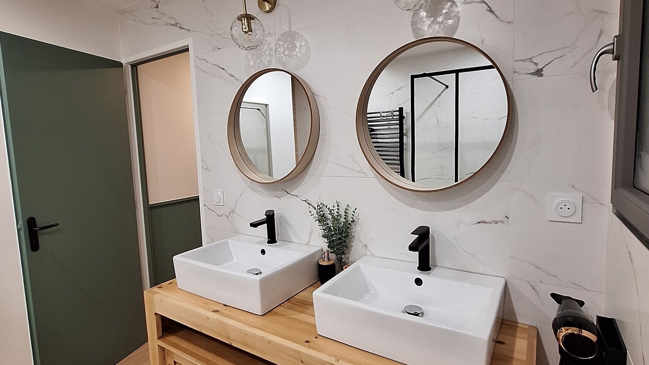 Photo of Bathroom in Saint-Jean-de-Maurienne