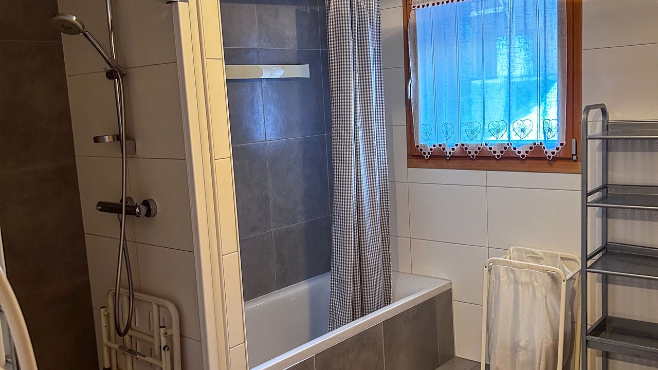 Photo of Bathroom in Nancroit