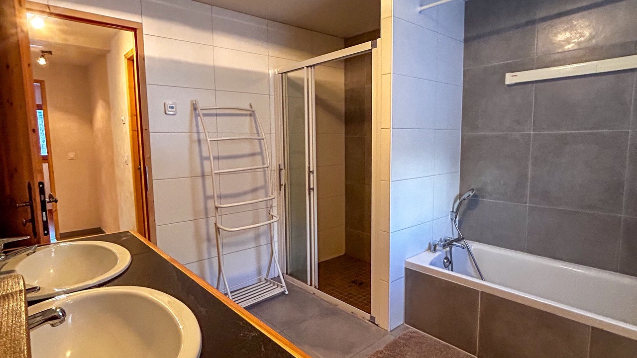 Photo of Bathroom in Nancroit