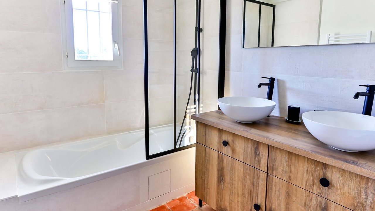 Photo of Bathroom in St.-Remy-de-Provence