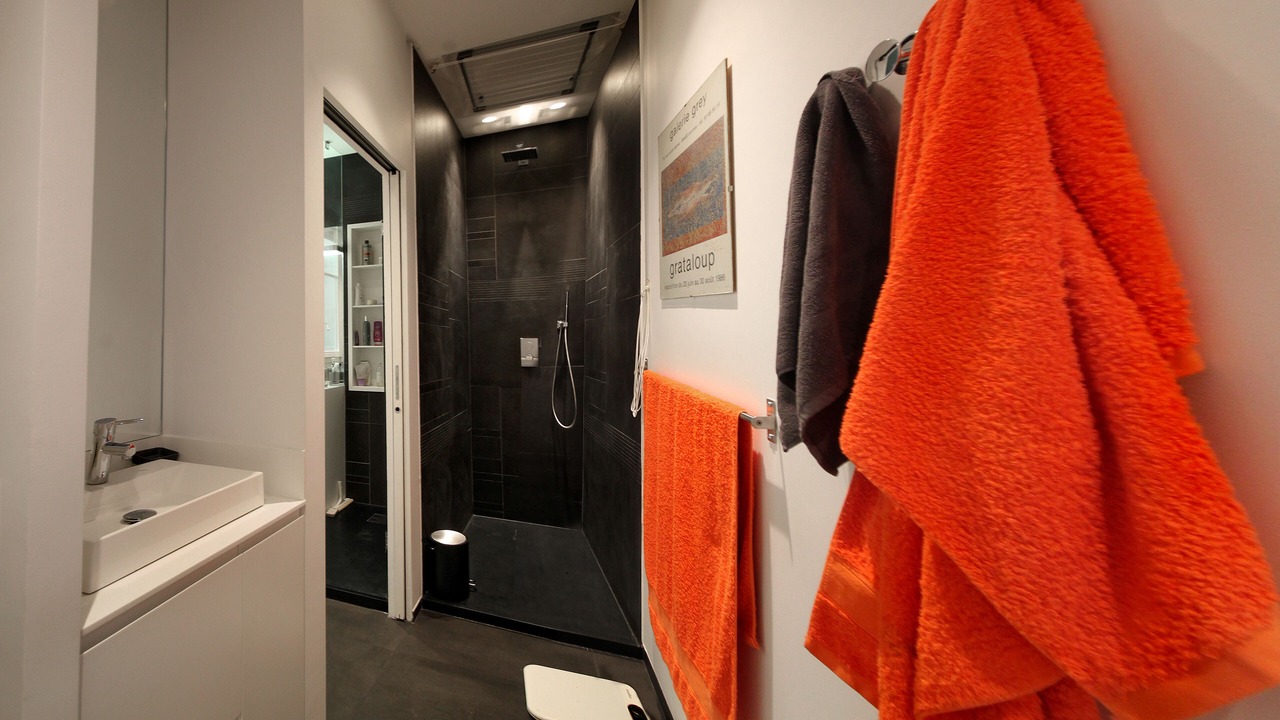 Photo of Bathroom in Val-de-Grace