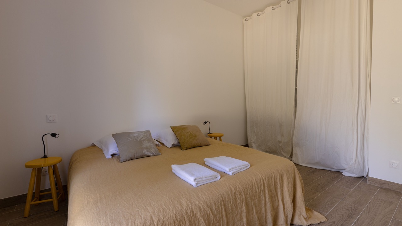 Photo of Bedroom in Vertheuil