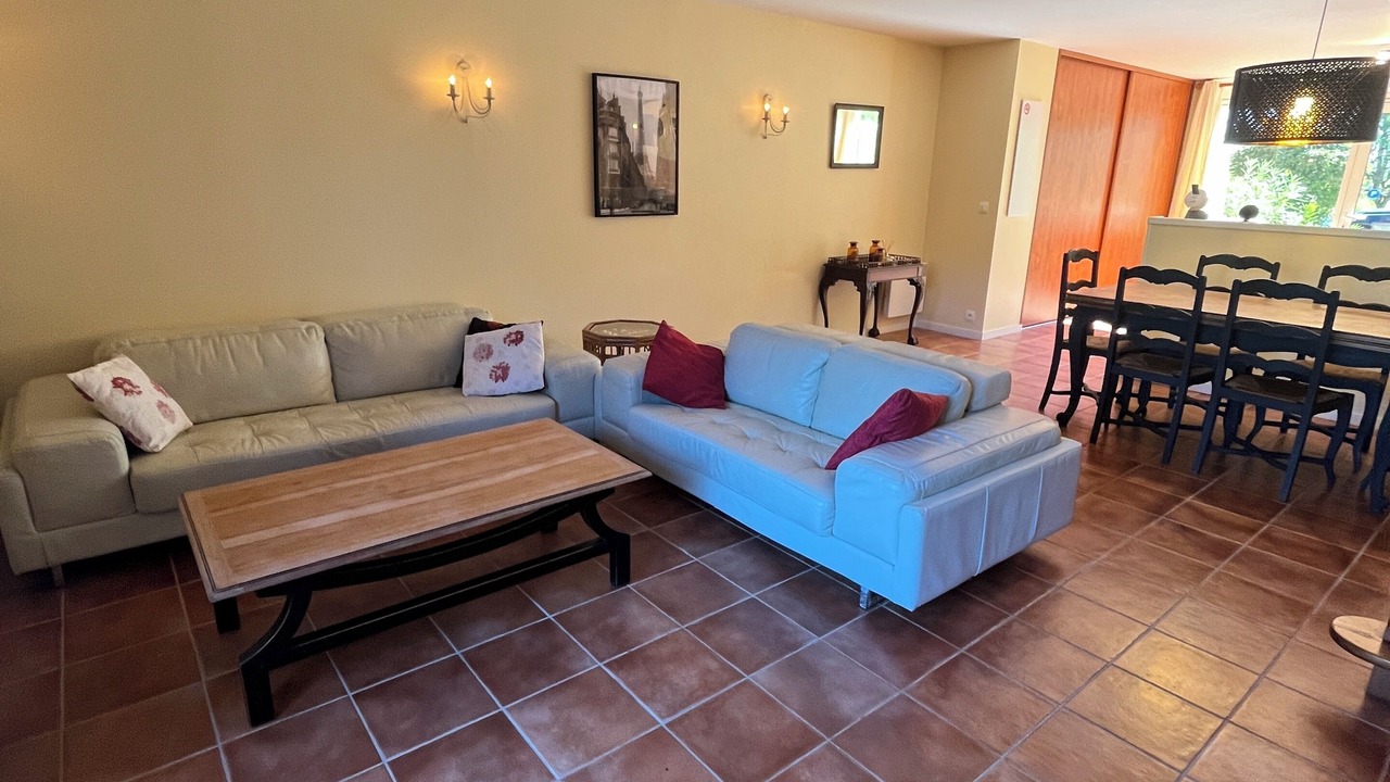 Photo of Livingroom in Lamothe-Montravel
