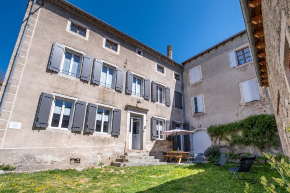 Photo of Outdoor in Auroux