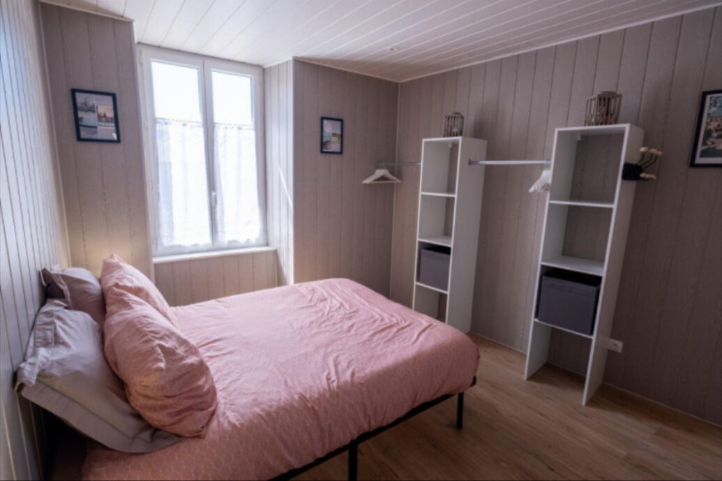 Photo of Bedroom in Auroux