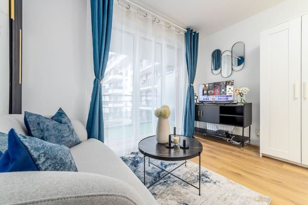 Photo of Livingroom in Center