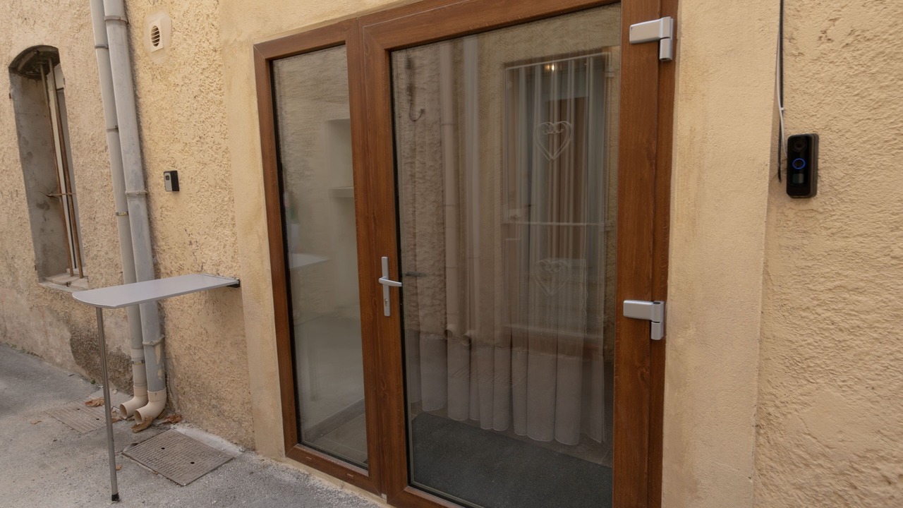 Photo of Outdoor in Violes