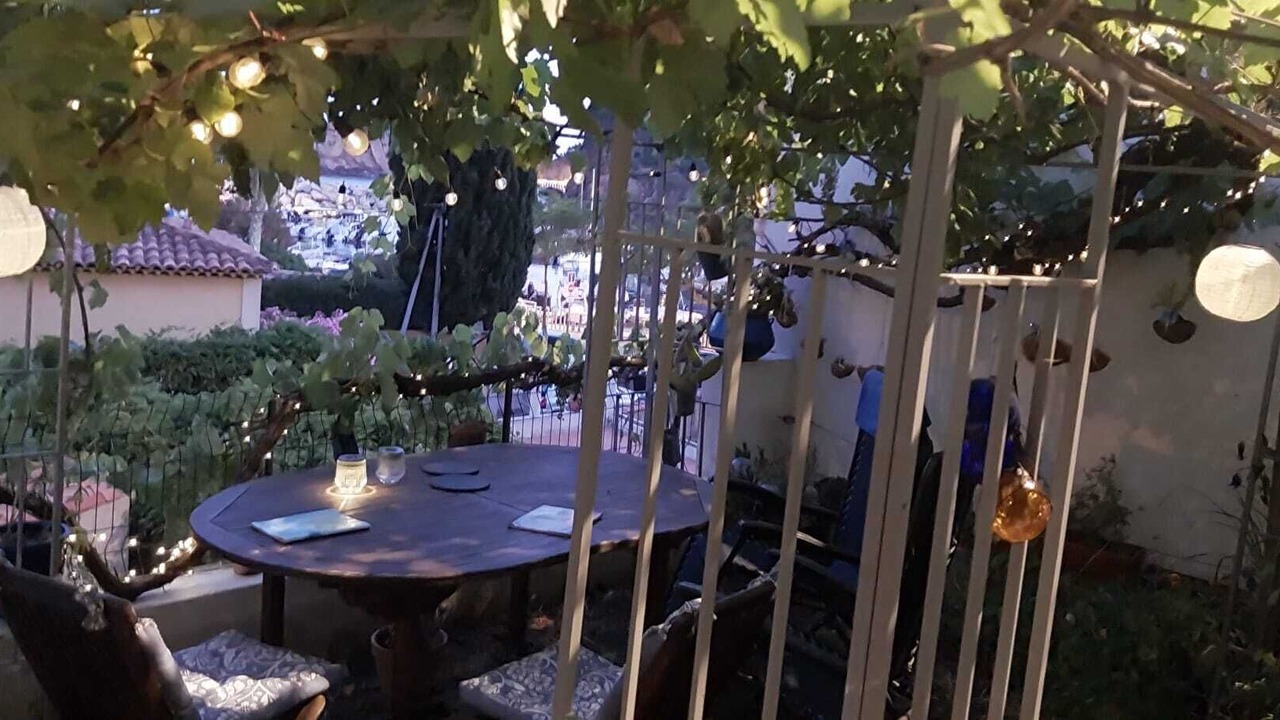 Photo of Outdoor in Ensues-la-Redonne