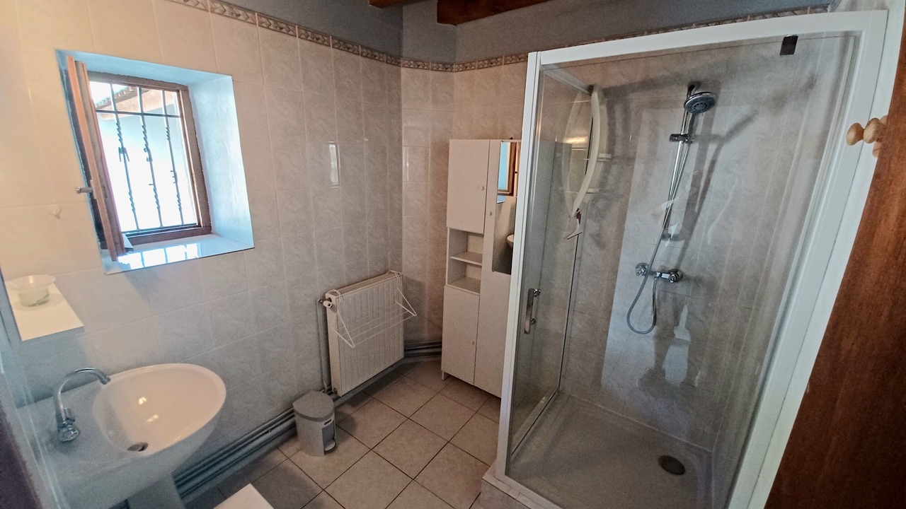 Photo of Bathroom in Roquefeuil