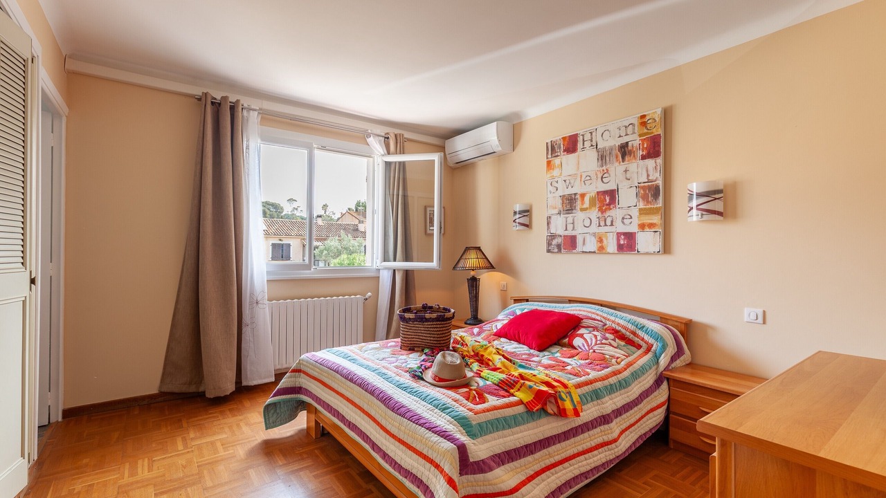 Photo of Bedroom in Le Brusc