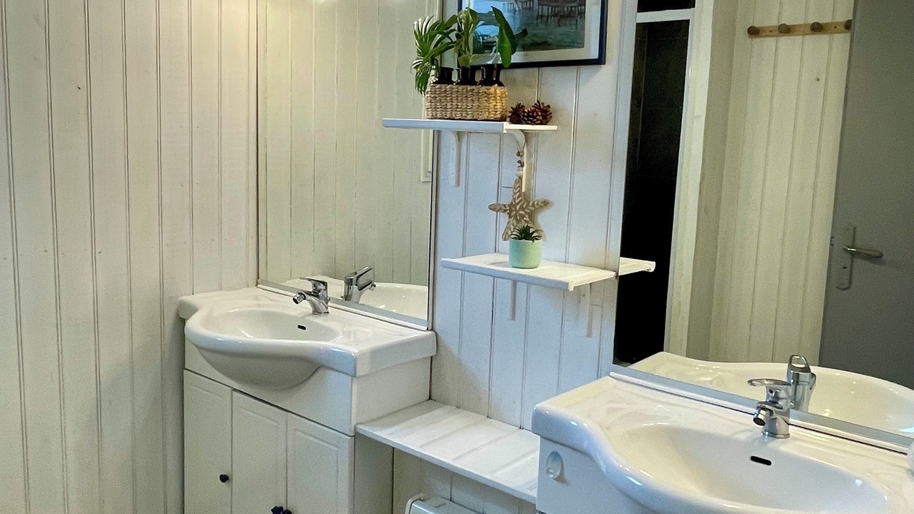 Photo of Bathroom in Audenge