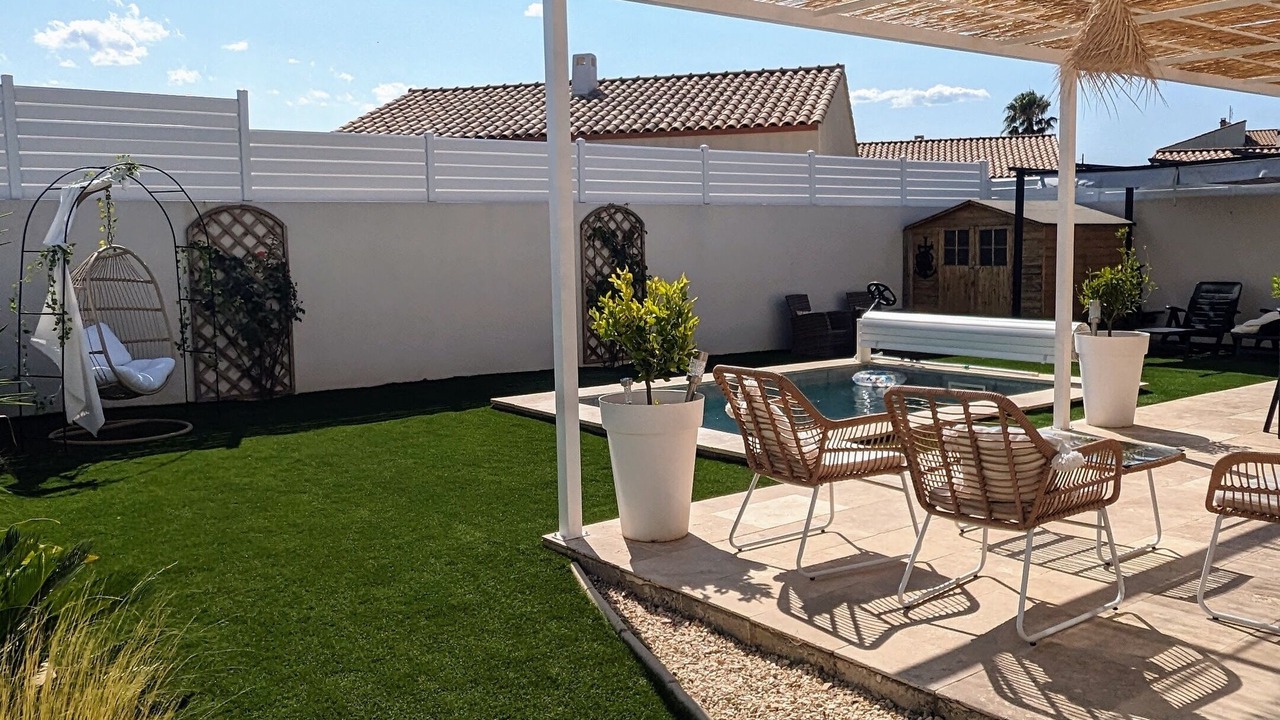 Photo of Patio Balcony in Beauvoisin