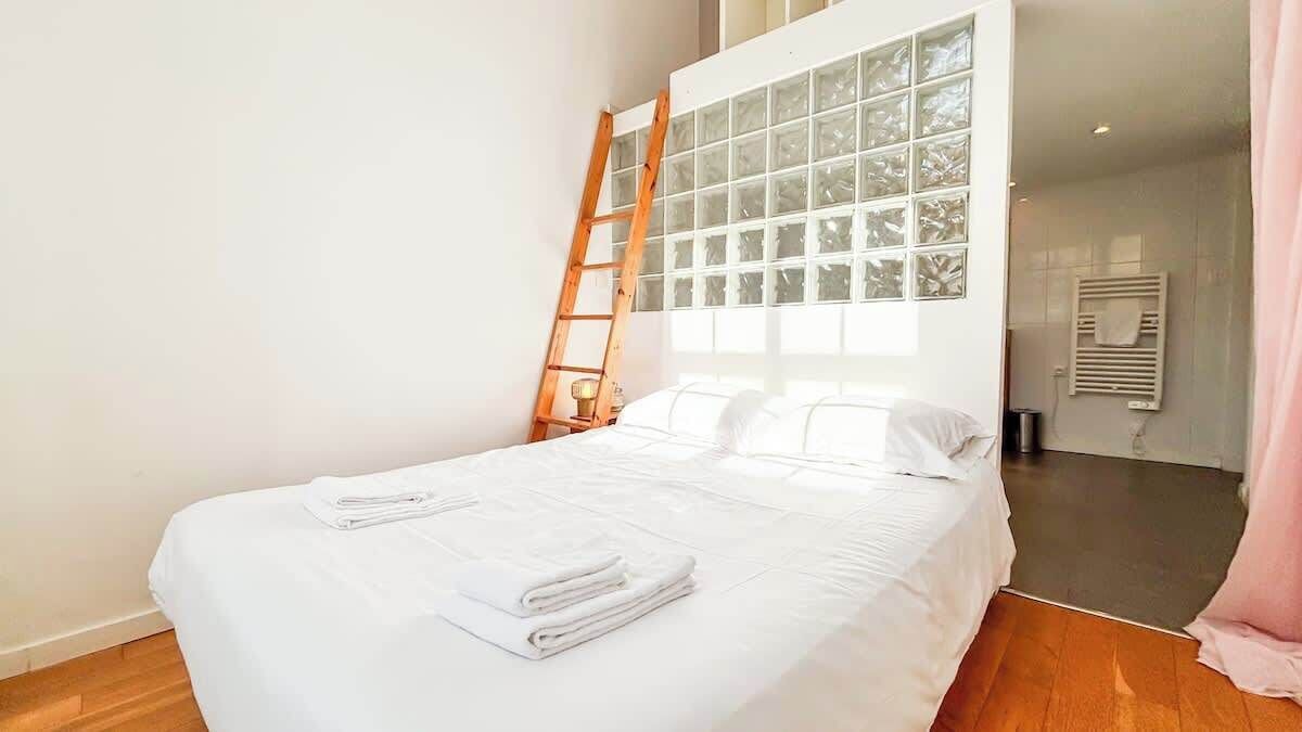 Photo of Bedroom in Saint-Michel
