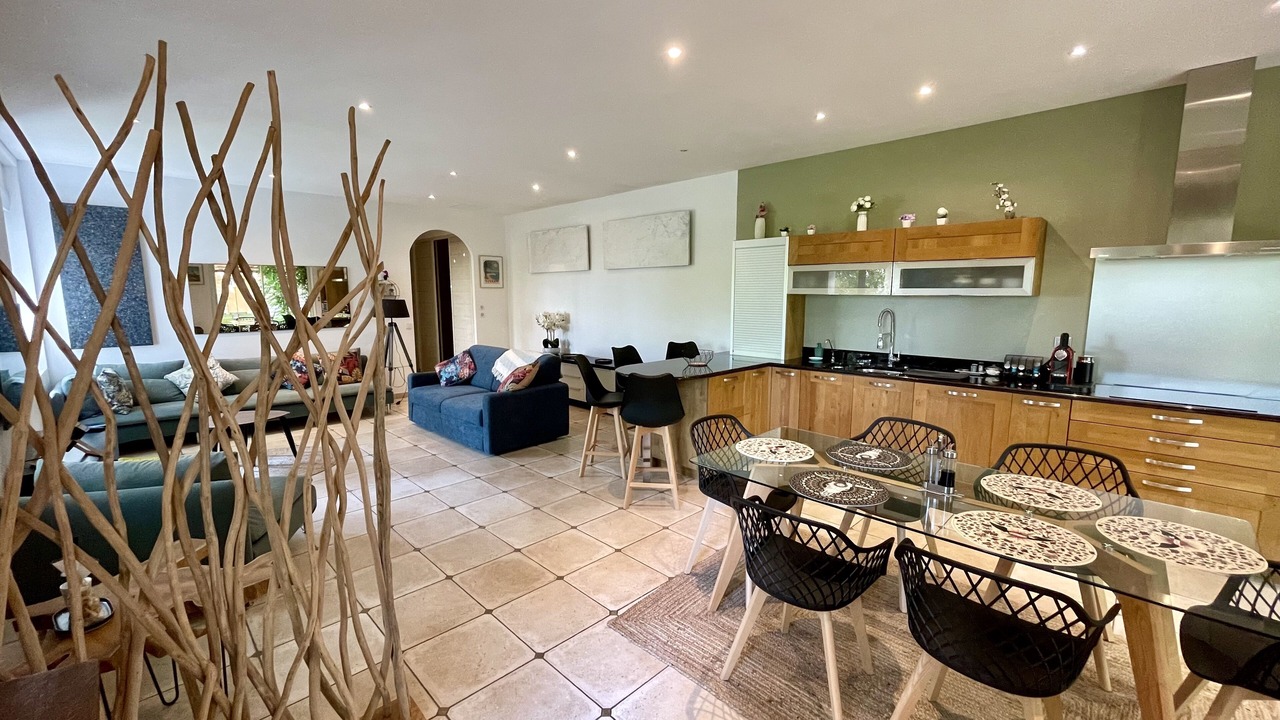 Photo of Livingroom in Montelimar