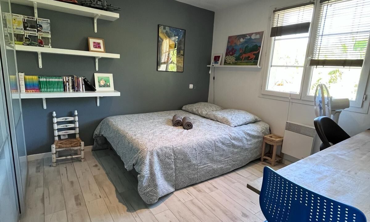 Photo of Bedroom in Chateauneuf-le-Rouge
