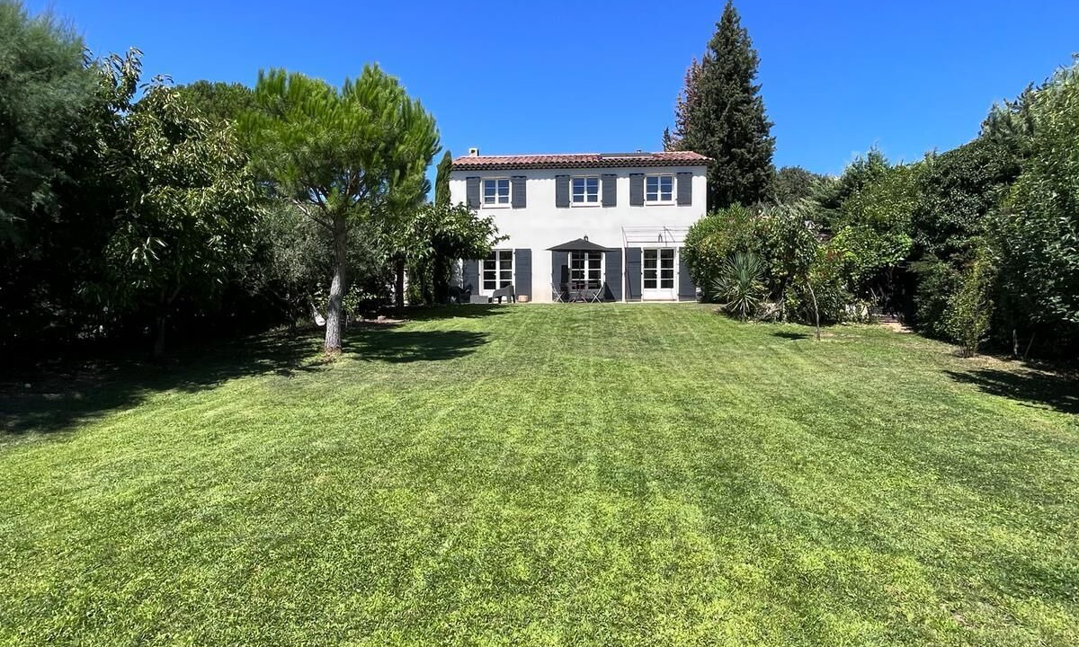 Photo of Outdoor in Chateauneuf-le-Rouge