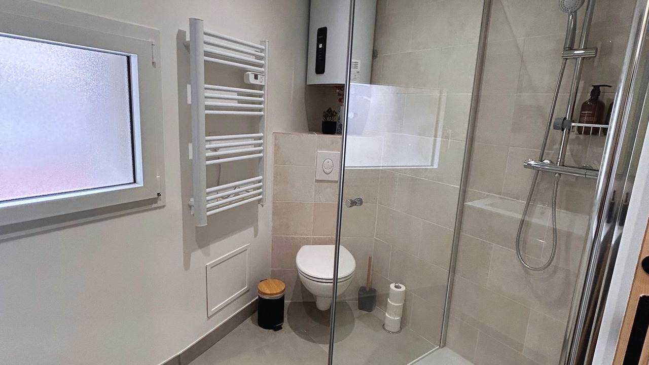 Photo of Bathroom in Millau