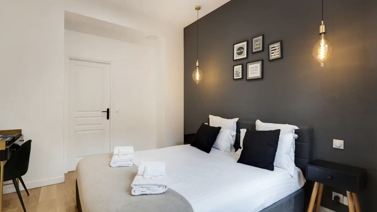 Photo of Bedroom in Pigalle