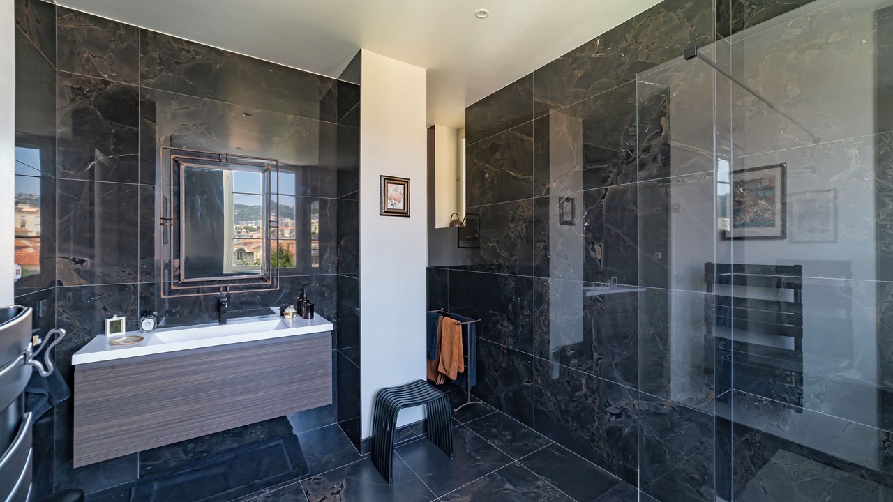 Photo of Bathroom in Saint Maurice