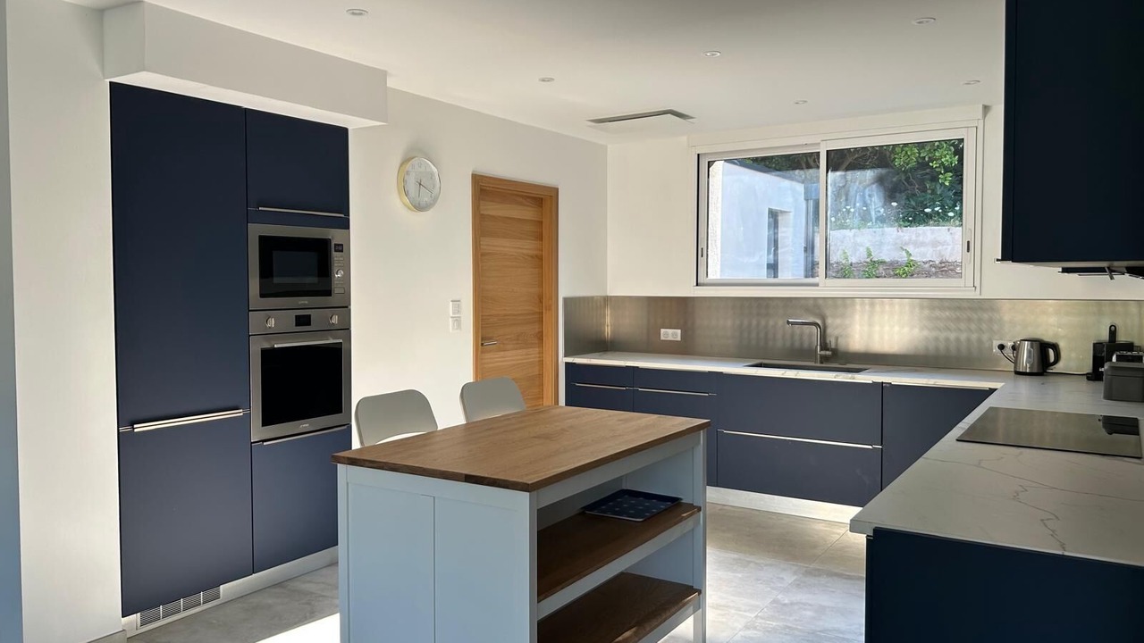 Photo of Kitchen in Le Lavandou