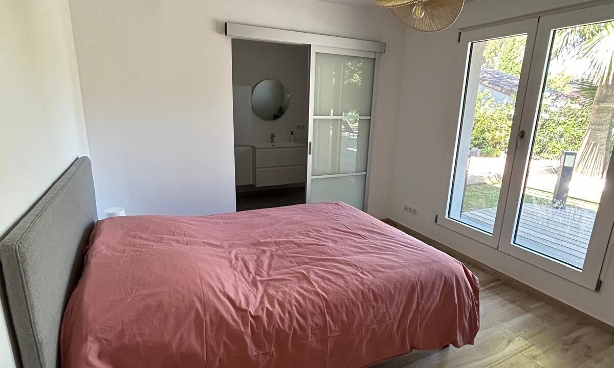 Photo of Bedroom in Le Lavandou