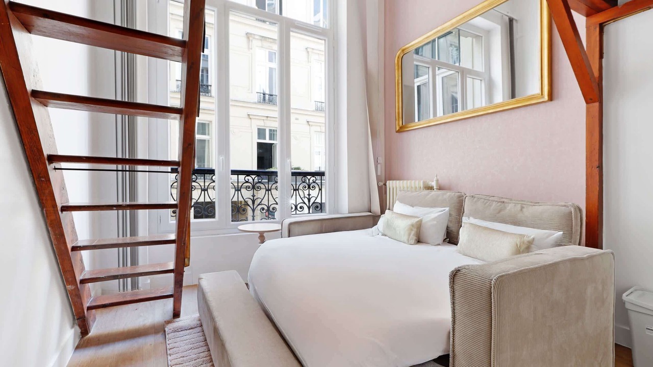 Photo of Bedroom in Champs-Elysees