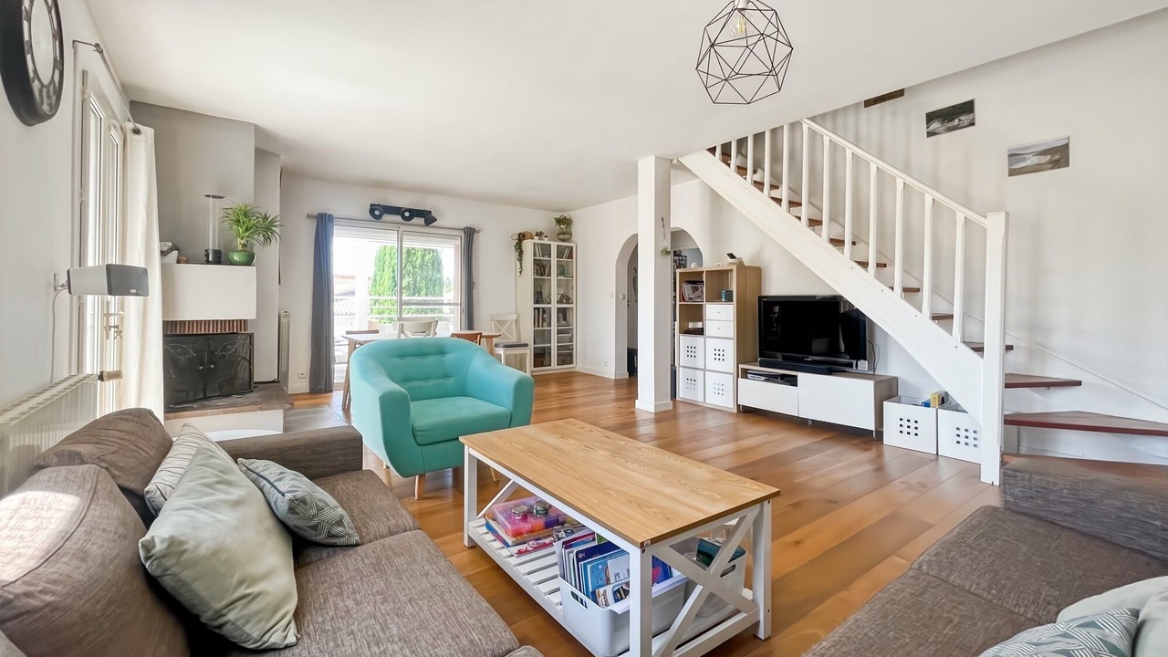 Photo of Livingroom in Ensues-la-Redonne