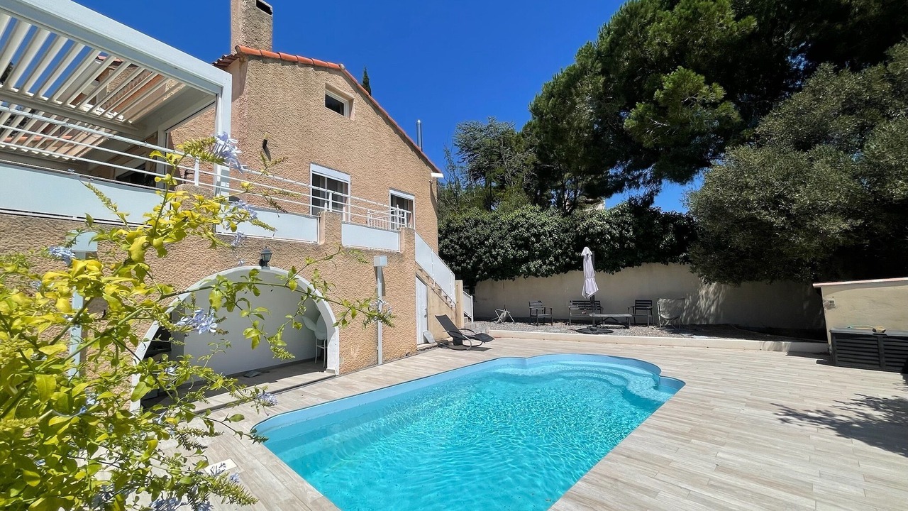 Photo of Outdoor in Ensues-la-Redonne