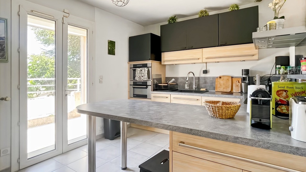Photo of Kitchen in Ensues-la-Redonne