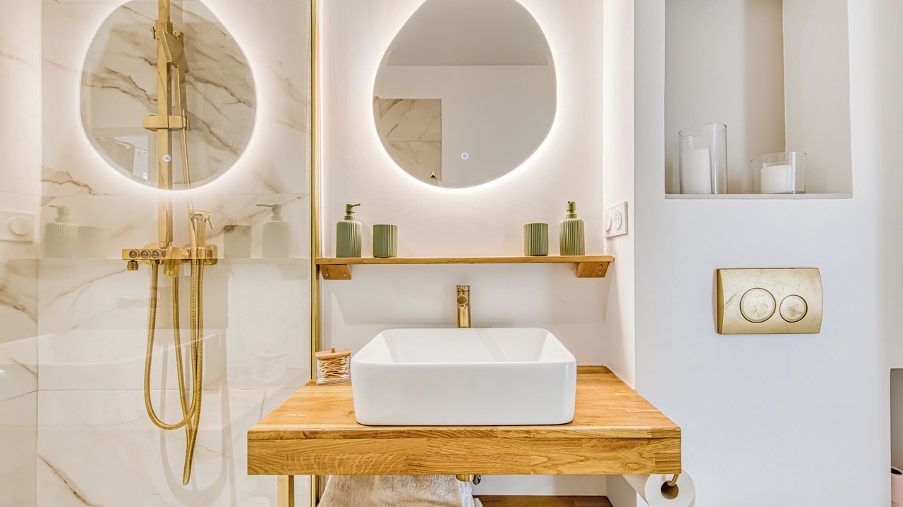 Photo of Bathroom in Saint-Christoly-Medoc