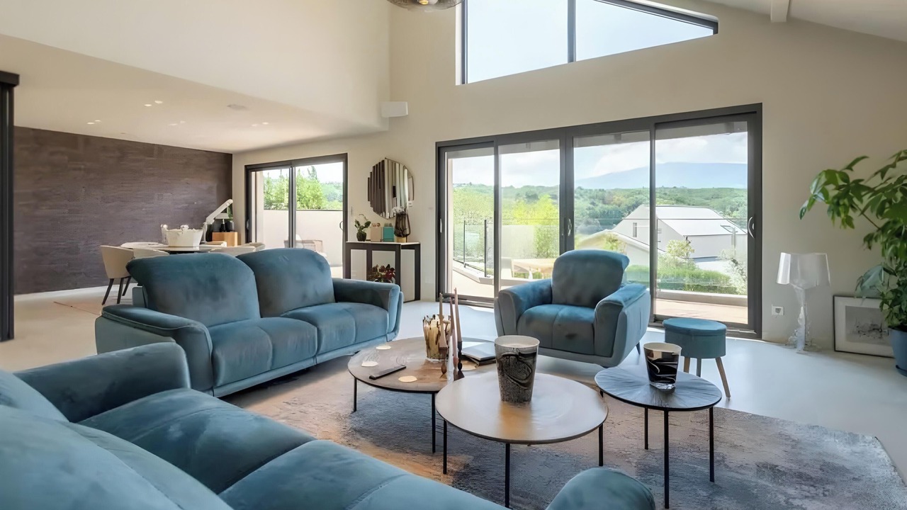 Photo of Livingroom in Echarvines