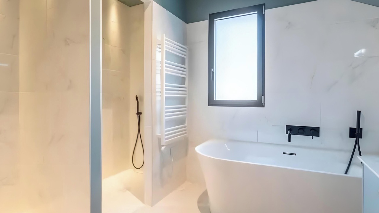 Photo of Bathroom in Echarvines