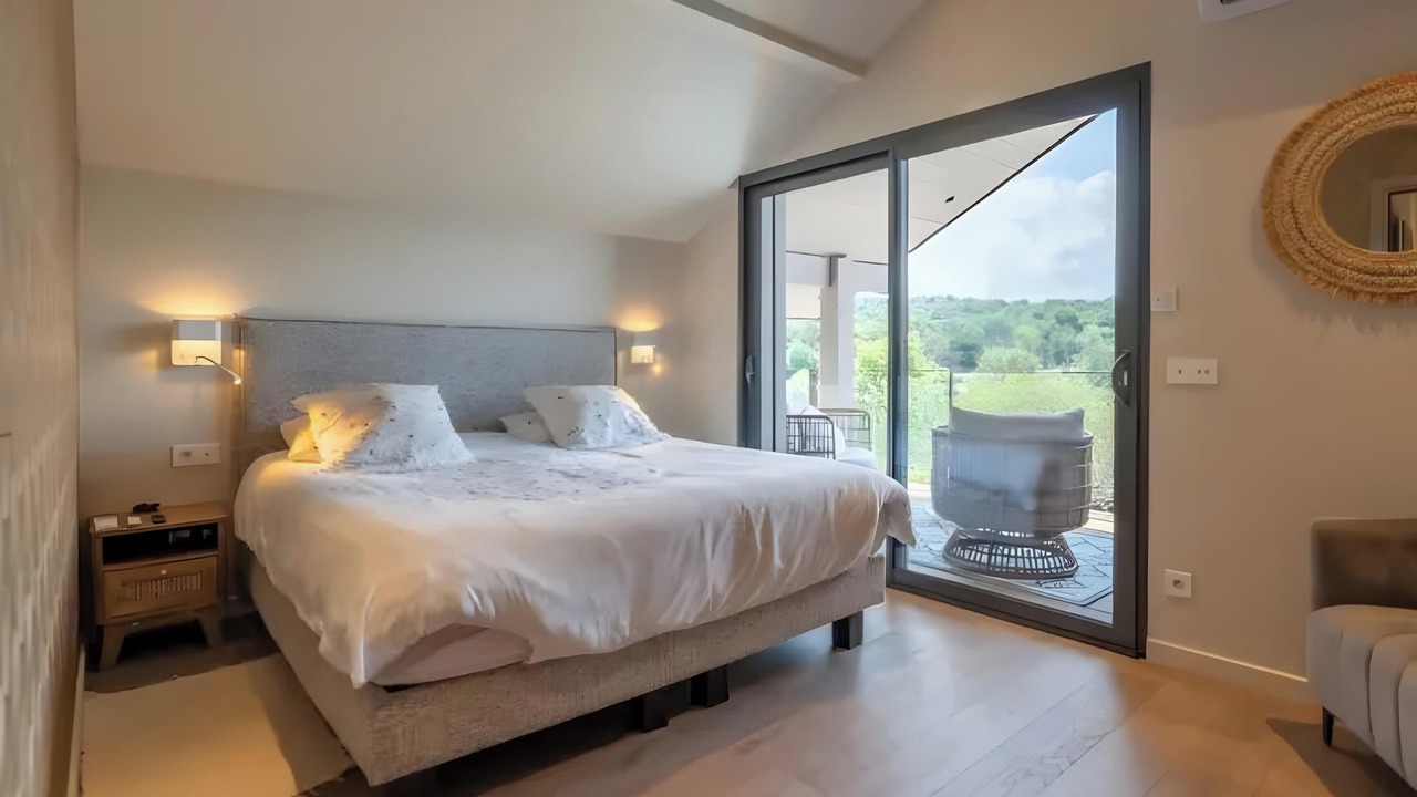 Photo of Bedroom in Echarvines